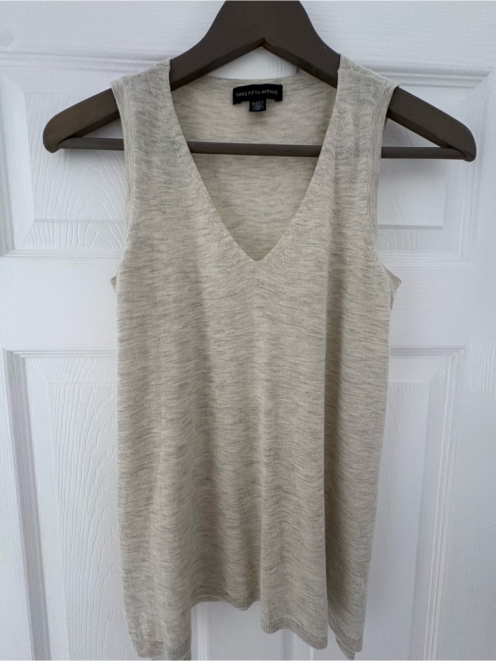 Saks Fifth Avenue Cream Knit V-Neck Sleeveless Tank